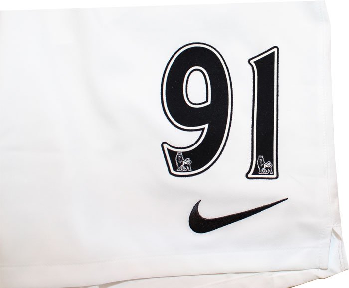 Man Utd home shorts 11-12 shorts number detail